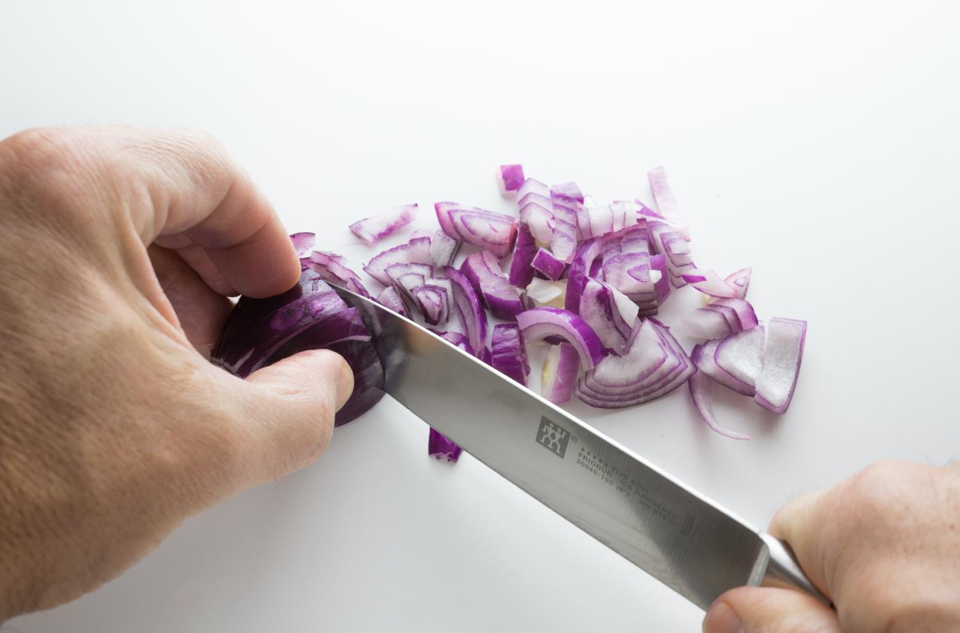 How to Test Knife Sharpness: 8 Proven Methods