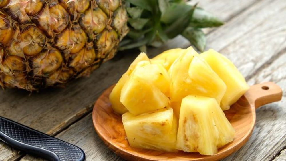consuming pineapples 