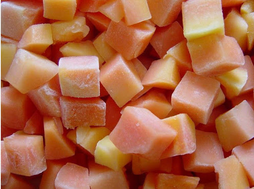 Cubes de papaye surgelés