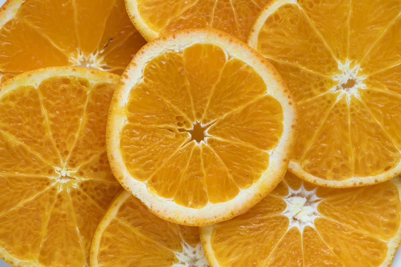how to cut orange into wheels