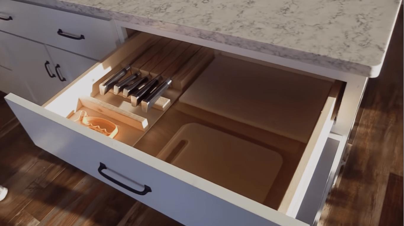 knife drawer storage