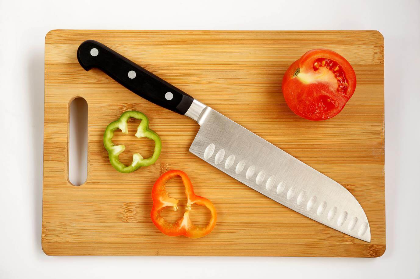 main features of a santoku 