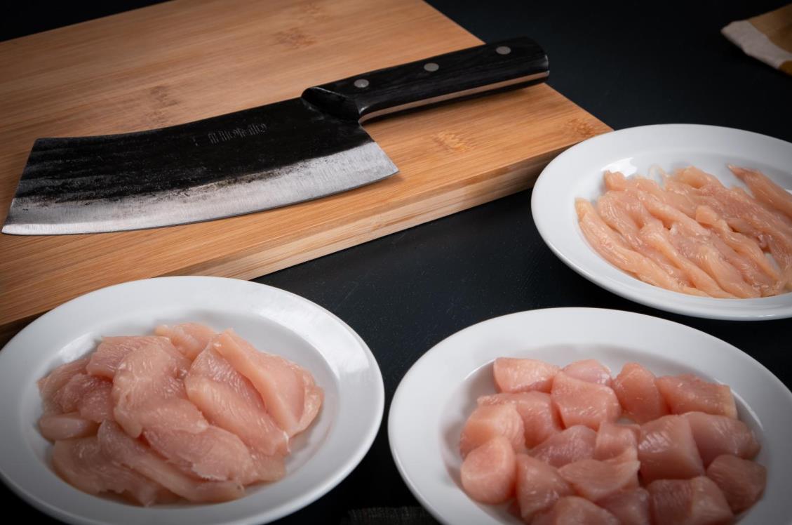 Featured image of How to Cut Chicken Breast in Three Methods