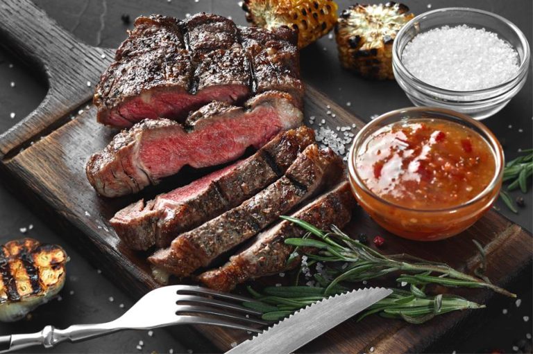 Serrated vs Non-serrated Steak Knives