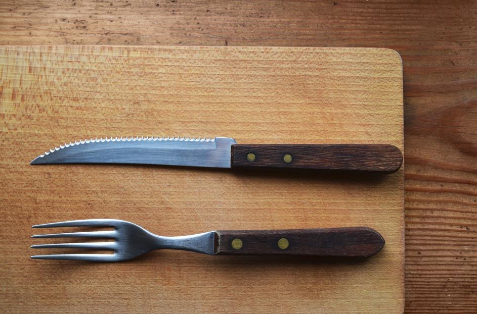 Serrated steak knife 