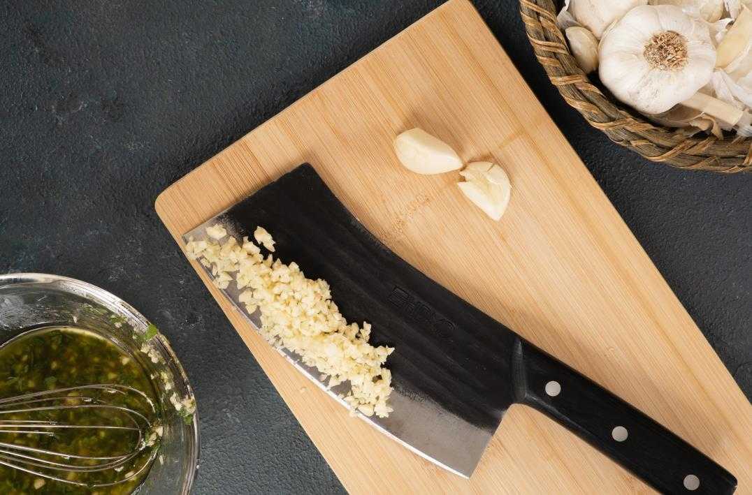 featured image of How to Cut Garlic Step By Step Guide