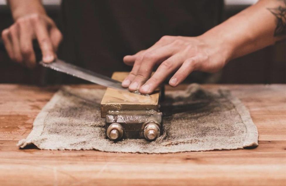 Sharpening stone 