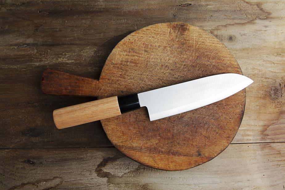 Carbon vs Stainless Steel Knives: The Pros and Cons — The Wildest Road