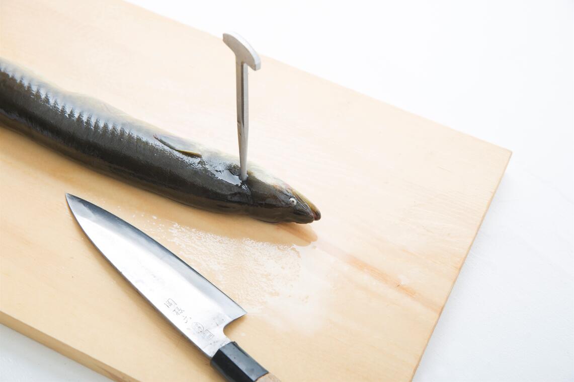 Deba knife uses 