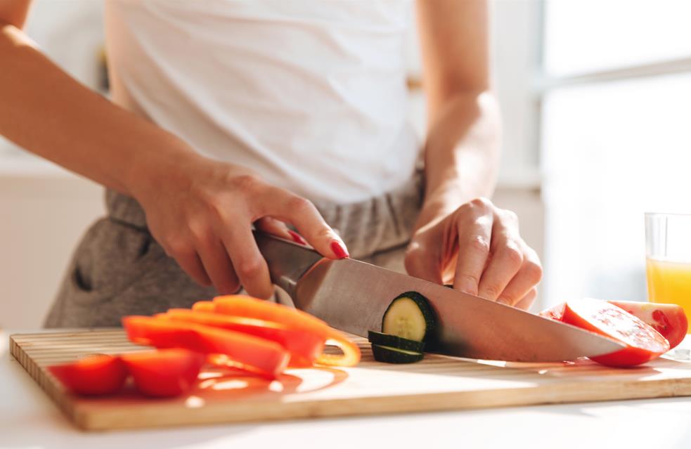 How are a chef’s knife and a utility knife similar