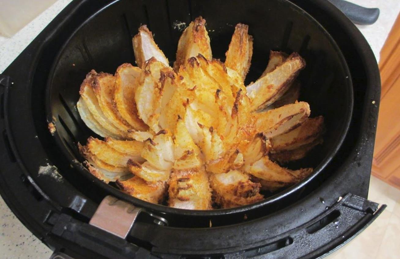 How to make blooming onion
