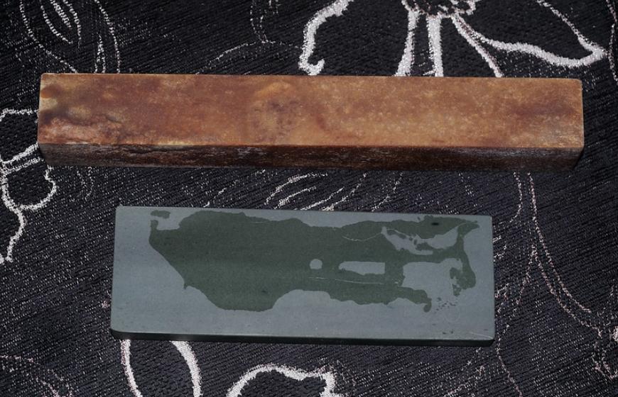 How to tell if your sharpening stone is oil or water