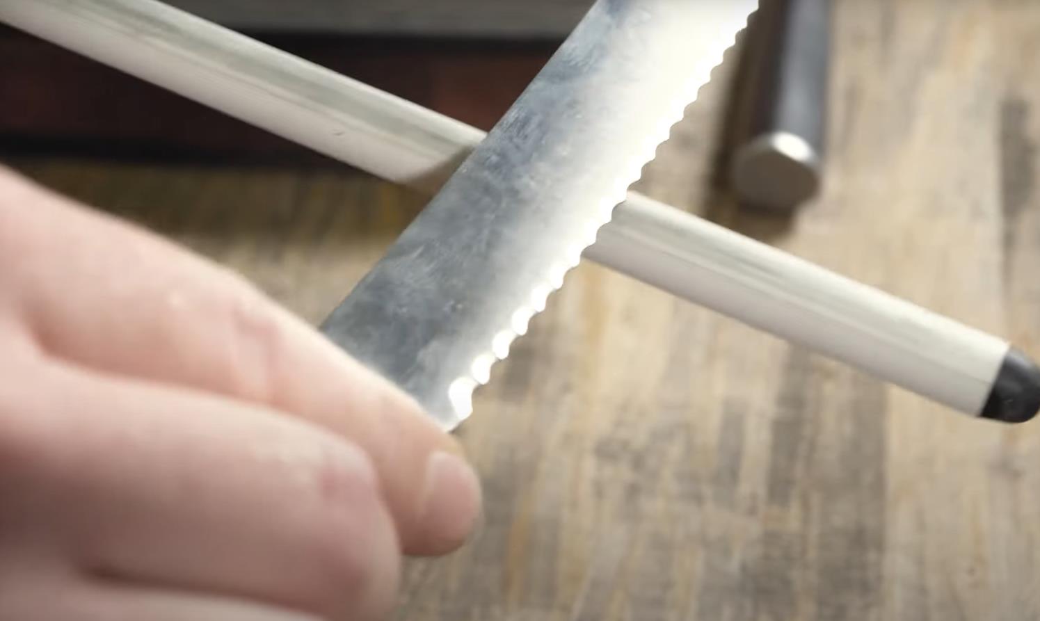 Sharpen a serrated knife
