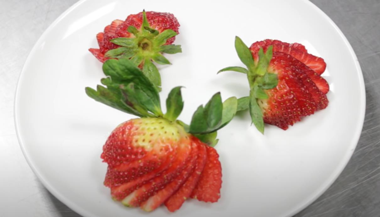 cut strawberries into fans