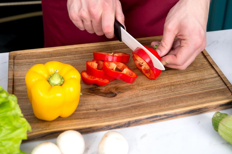 sharpen a ceramic kitchen knife at home