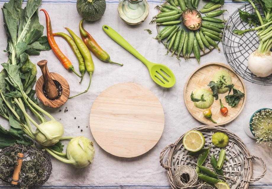 Comparing wood and bamboo cutting boards