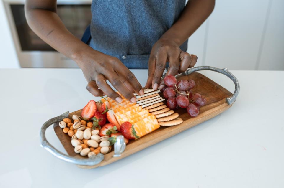 Can you use a charcuterie to cut food