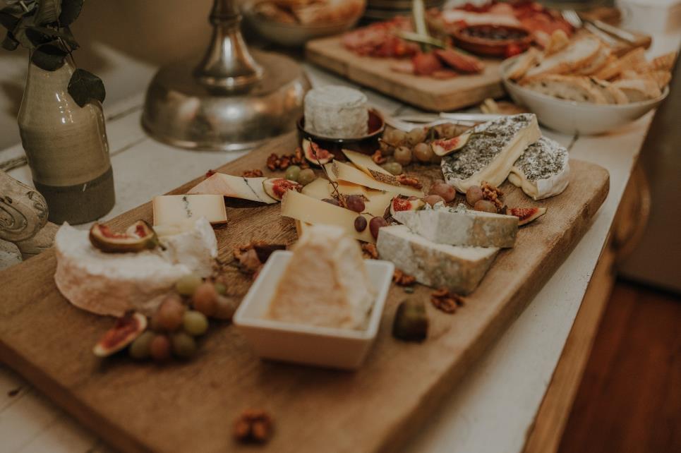 What to look for in wood for a charcuterie board