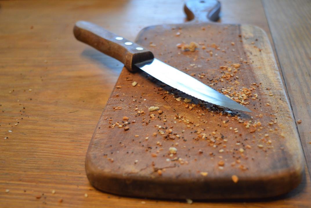 the hardness of walnut cutting boards