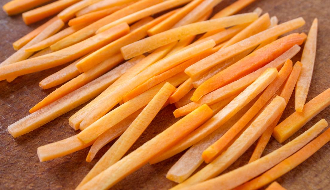 the picture of julienne cut carrots