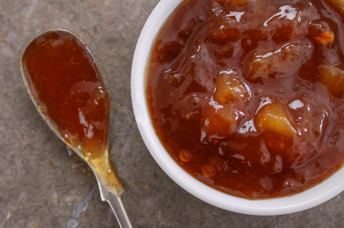 picture of Mango chutney in a bowl