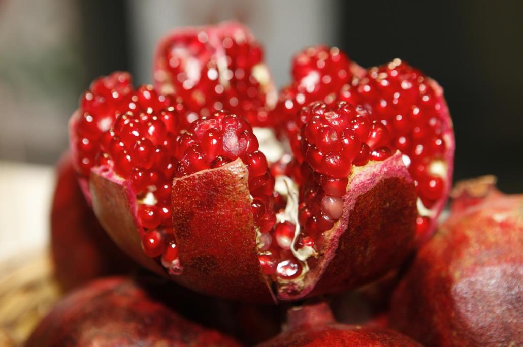 Slicing Pomegranate open