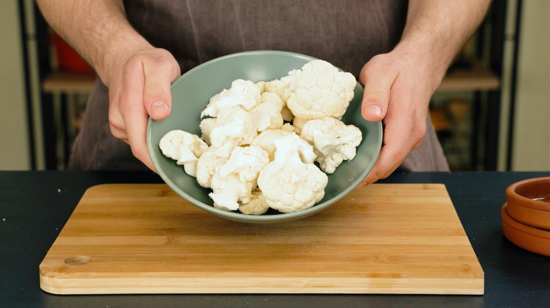 Cauliflower florets in a bowl