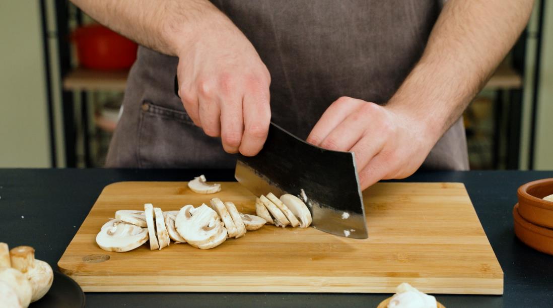 Slicing mushrooms step 2