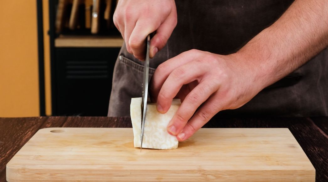 How to cut kohlrabi in batons step 1
